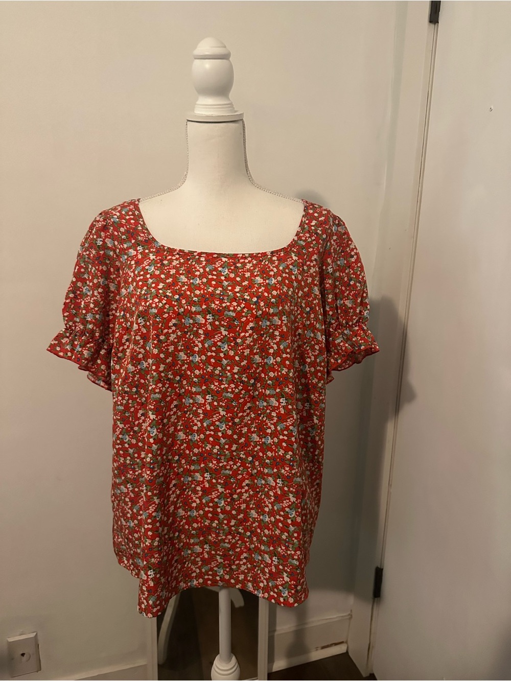 SHEIN Red Floral Square-Neck Blouse